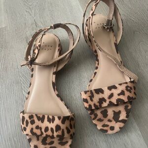 A New Day Women's Tan and Brown Animal Print Sandals